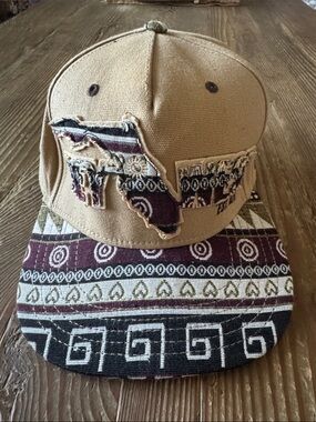 Essentials Key West Florida Tan Hat with Maroon & Black Southwestern Brim